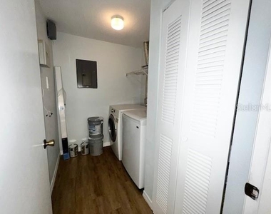 5554 Metrowest Boulevard - Photo Thumbnail 8