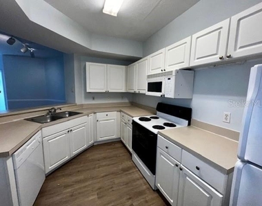5554 Metrowest Boulevard - Photo Thumbnail 11