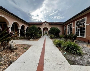 5554 Metrowest Boulevard - Photo Thumbnail 40