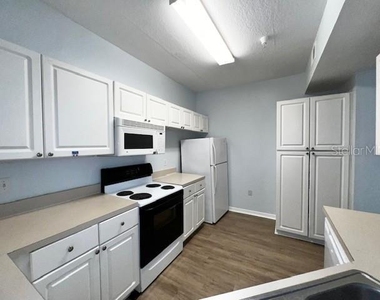 5554 Metrowest Boulevard - Photo Thumbnail 17