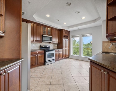 7532 Toscana Boulevard - Photo Thumbnail 14