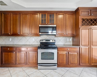 7532 Toscana Boulevard - Photo Thumbnail 19