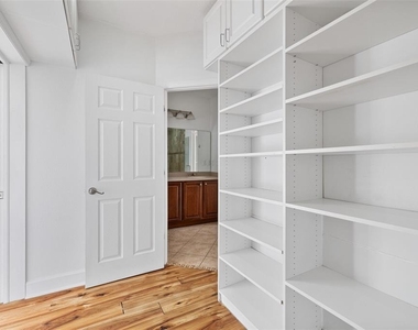 7532 Toscana Boulevard - Photo Thumbnail 23