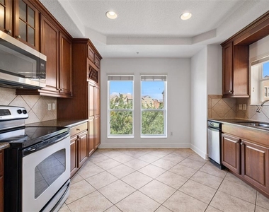 7532 Toscana Boulevard - Photo Thumbnail 15