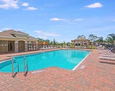 822 Se Remington Green Drive - Photo Thumbnail 54