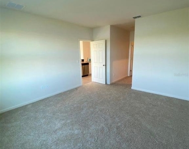 822 Se Remington Green Drive - Photo Thumbnail 9