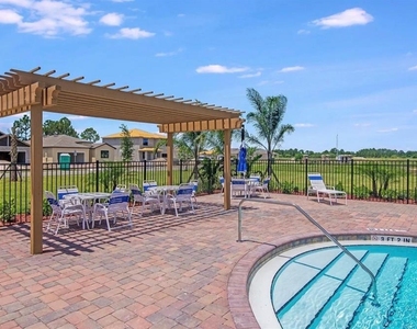 822 Se Remington Green Drive - Photo Thumbnail 51