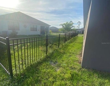 822 Se Remington Green Drive - Photo Thumbnail 41