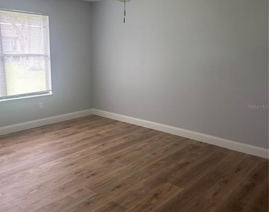 73 Macadamia Court - Photo Thumbnail 2