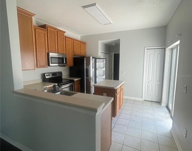 14392 Bridgewater Crossings Boulevard - Photo Thumbnail 8