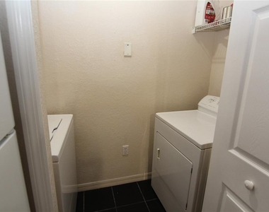 6029 Westgate Drive - Photo Thumbnail 12