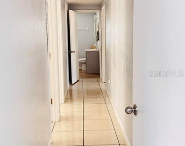 2722 S Sunrise Court - Photo Thumbnail 5