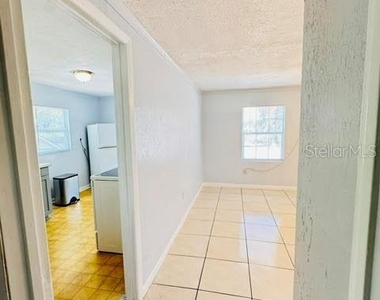 2722 S Sunrise Court - Photo Thumbnail 10