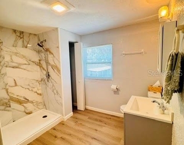 2722 S Sunrise Court - Photo Thumbnail 8
