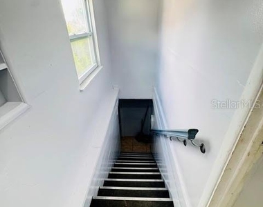 2722 S Sunrise Court - Photo Thumbnail 4