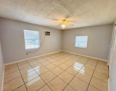 2722 S Sunrise Court - Photo Thumbnail 11