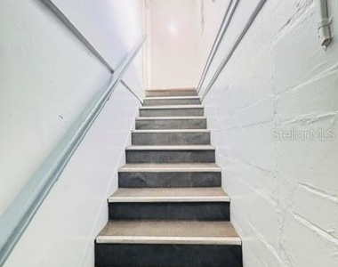 2722 S Sunrise Court - Photo Thumbnail 3