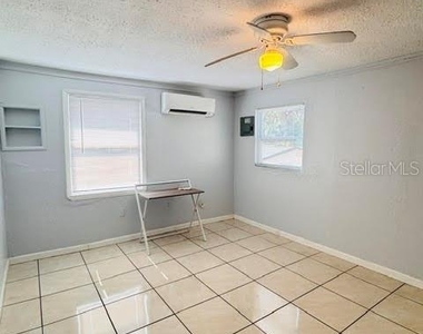 2722 S Sunrise Court - Photo Thumbnail 7
