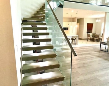 7759 Green Mountain Way - Photo Thumbnail 2