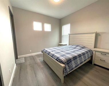 7759 Green Mountain Way - Photo Thumbnail 32