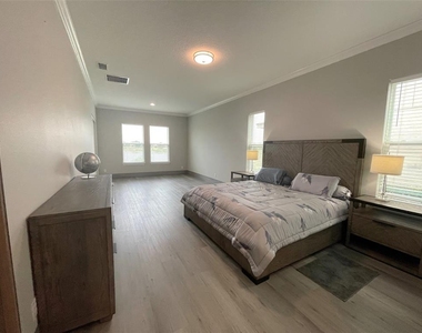 7759 Green Mountain Way - Photo Thumbnail 15
