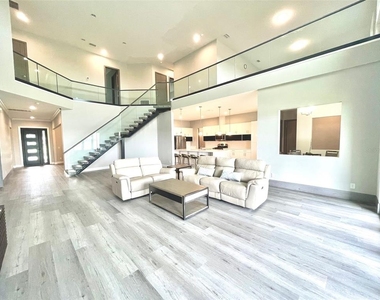 7759 Green Mountain Way - Photo Thumbnail 5
