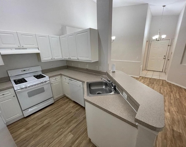 3313 S Kirkman Road - Photo Thumbnail 9