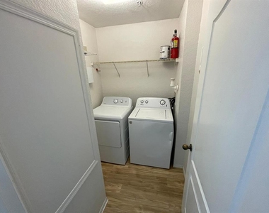 3313 S Kirkman Road - Photo Thumbnail 16