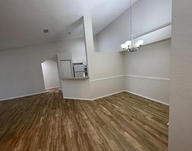 3313 S Kirkman Road - Photo Thumbnail 15