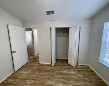3313 S Kirkman Road - Photo Thumbnail 34
