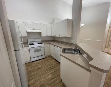 3313 S Kirkman Road - Photo Thumbnail 8