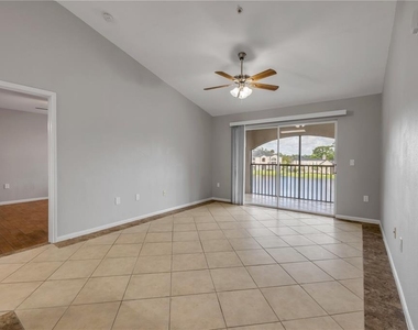 940 Village Trail - Photo Thumbnail 6