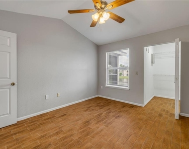 940 Village Trail - Photo Thumbnail 20