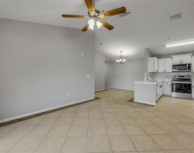 940 Village Trail - Photo Thumbnail 9