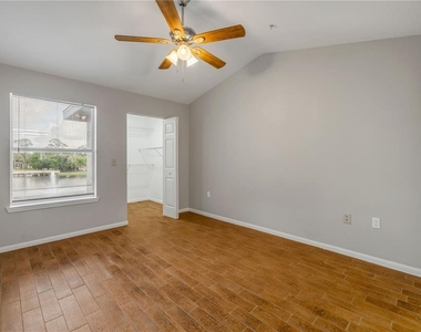 940 Village Trail - Photo Thumbnail 19