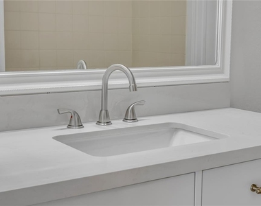 940 Village Trail - Photo Thumbnail 24