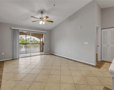 940 Village Trail - Photo Thumbnail 7