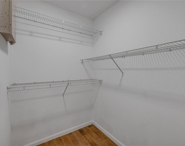 940 Village Trail - Photo Thumbnail 21