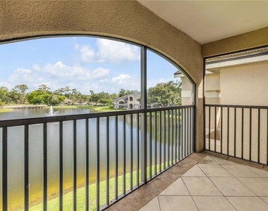 940 Village Trail - Photo Thumbnail 32