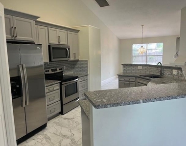 4017 Nw 60th Avenue - Photo Thumbnail 1