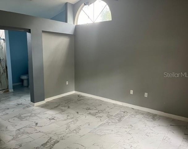 4017 Nw 60th Avenue - Photo Thumbnail 3