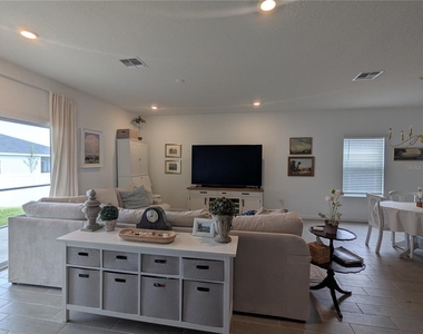 12568 Nw 138th Drive - Photo Thumbnail 6