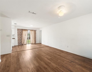 1911 Se 14th Avenue - Photo Thumbnail 3