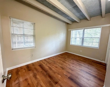 219 Nw 3rd Avenue - Photo Thumbnail 16