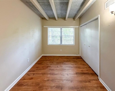 219 Nw 3rd Avenue - Photo Thumbnail 17