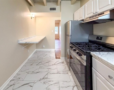 219 Nw 3rd Avenue - Photo Thumbnail 10