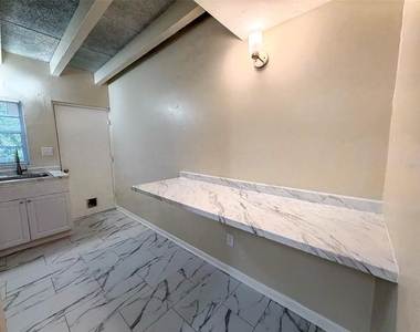 219 Nw 3rd Avenue - Photo Thumbnail 6
