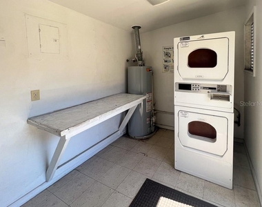 1406 Sw 18th Place - Photo Thumbnail 13