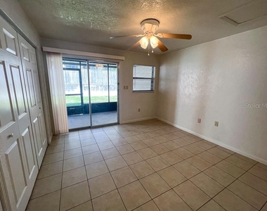 1406 Sw 18th Place - Photo Thumbnail 7