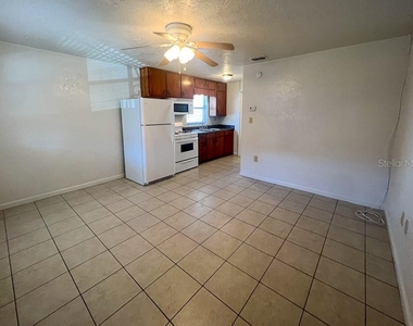 1406 Sw 18th Place - Photo Thumbnail 1